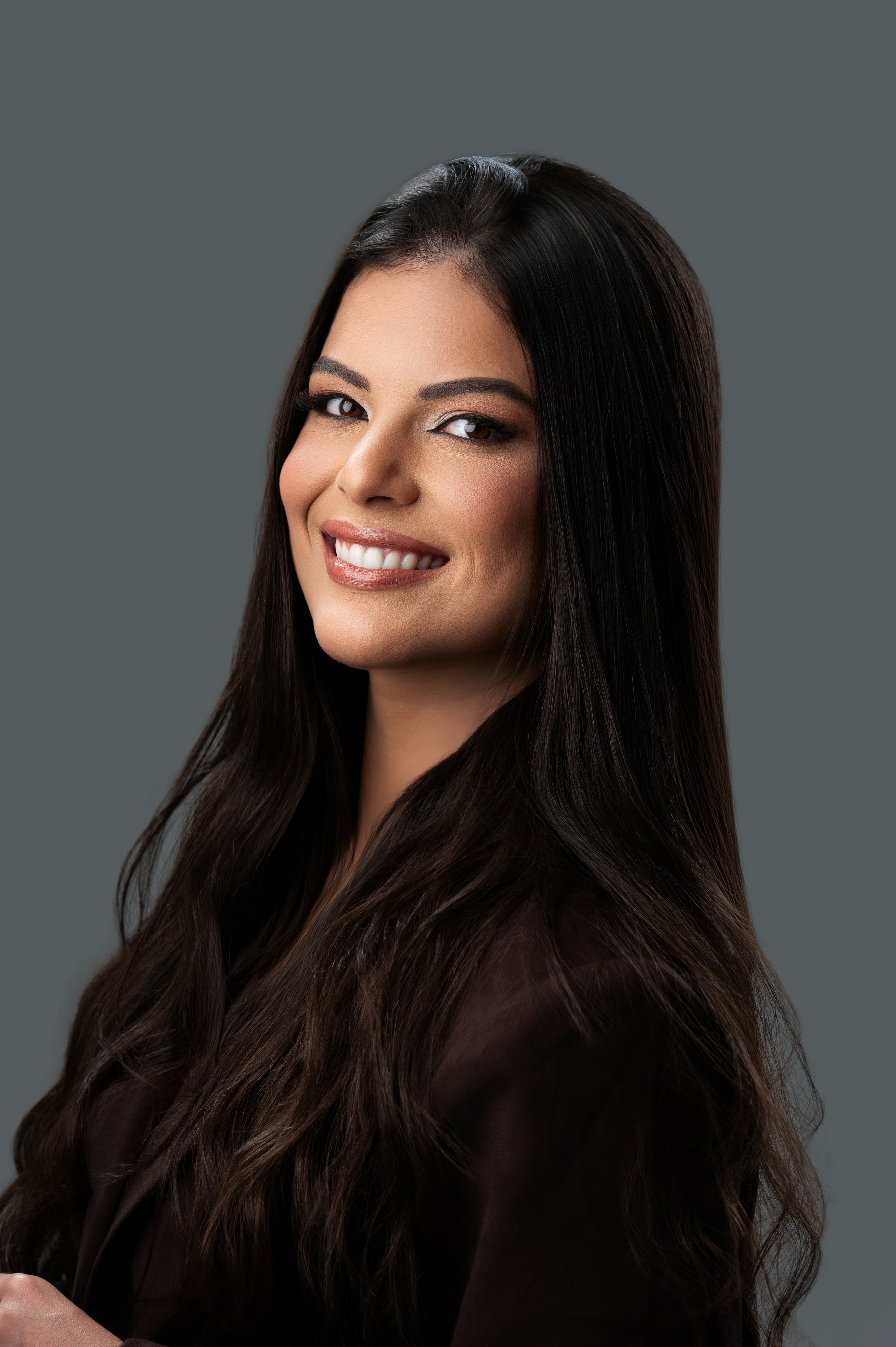 Isabelly Miranda sorrindo